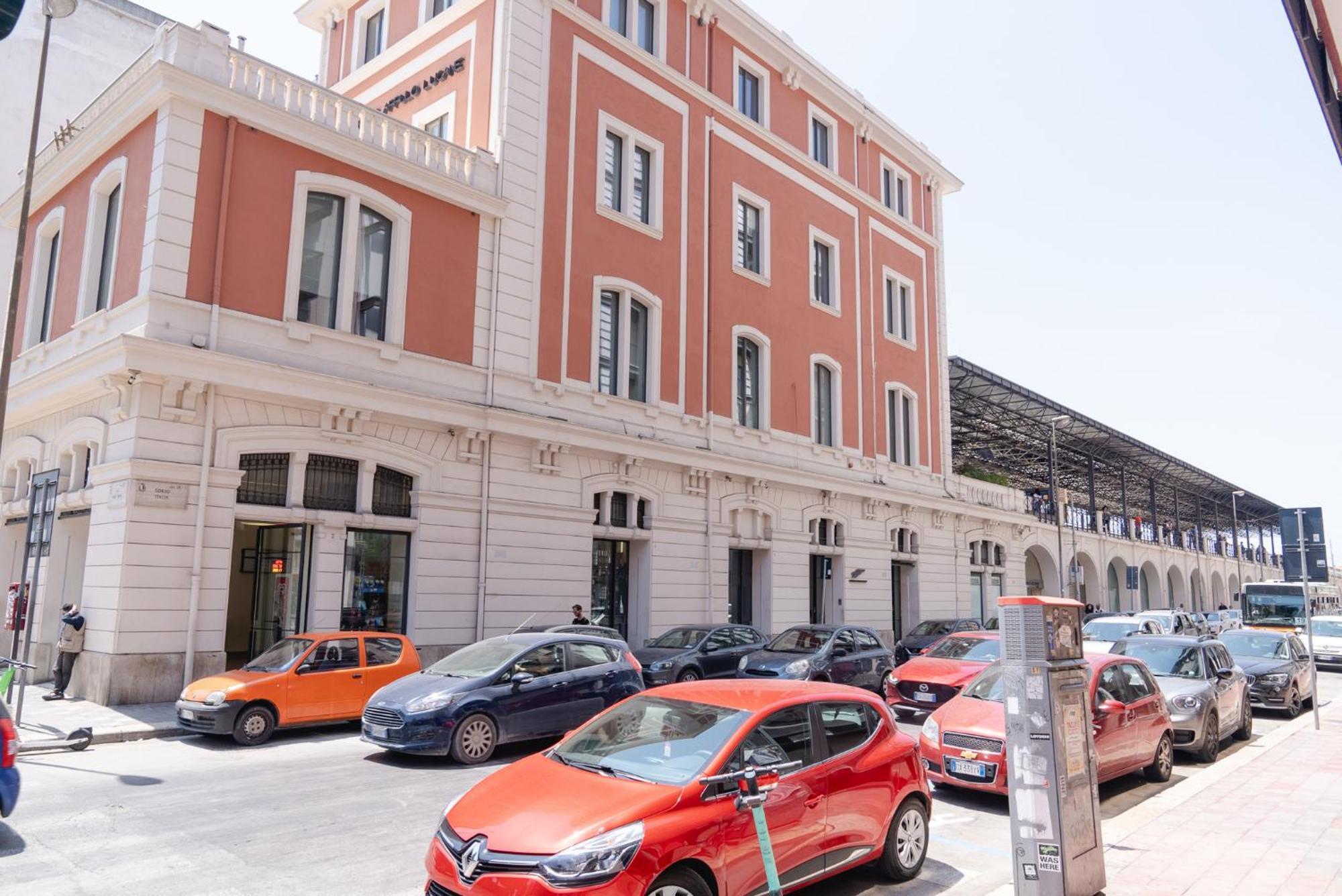 Shl _ Grandi Stazioni _ Bari Centrale Экстерьер фото